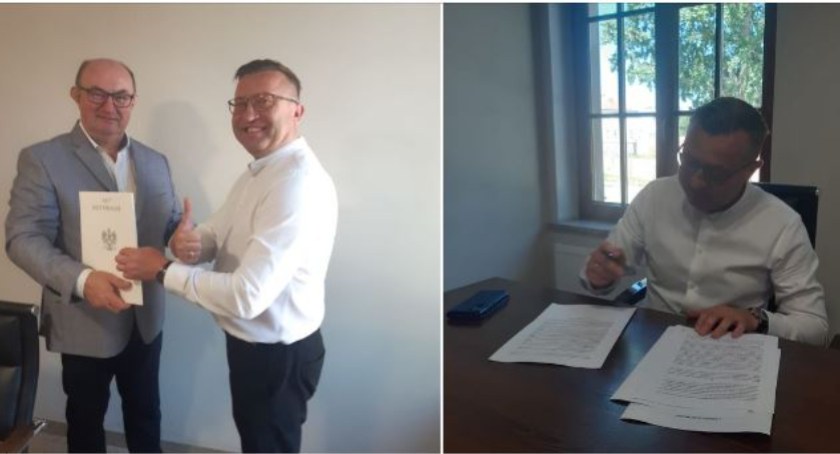 Burmistrz Oleśnicy Jan Bronś i wójt Gminy Oleśnica Marcin Kasina
