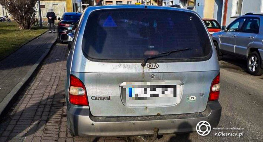 zdjęcie auta pijanego duetu