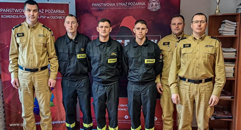 zdjęcie nowych funkcjonariuszy straży