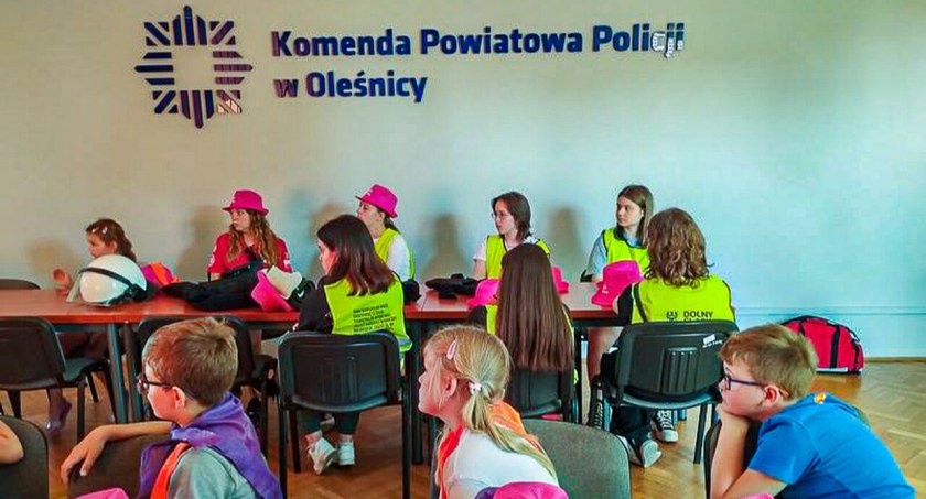 zdjęcie z oleśnickiej komendy