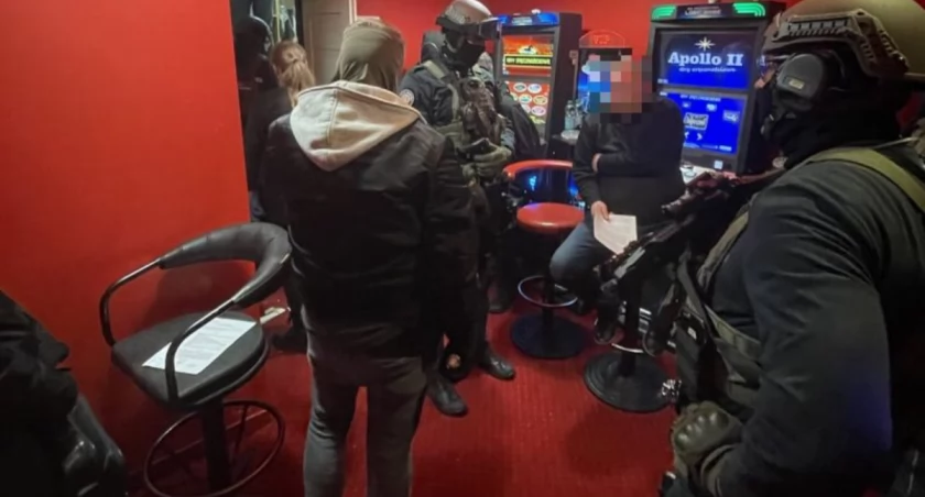 zdjęcie z nielegalnego salonu gier