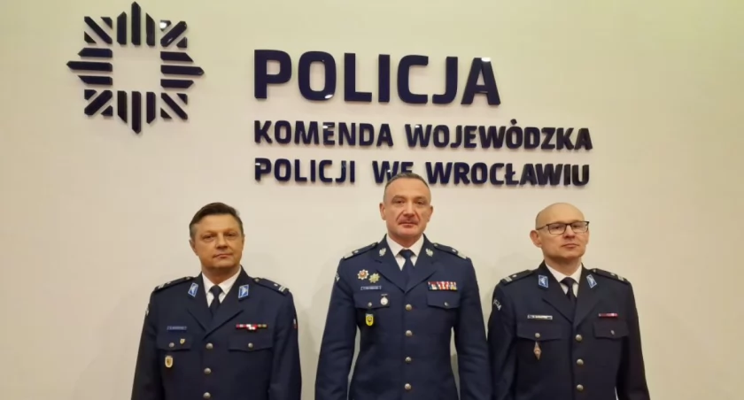zdjęcie: podinspektor Grzegorz Krawczyk, nadinspektor Paweł Półtorzycki i podinspektor Robert Brożyna