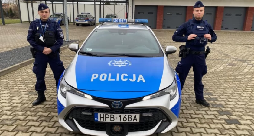 zdjęcie sycowskich policjantów
