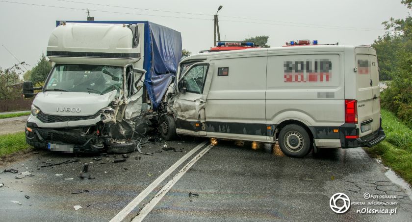 Na sygnale, Wypadek drodzę pomiędzy Sycowem Ślizowem interweniuje VIDEO - zdjęcie, fotografia