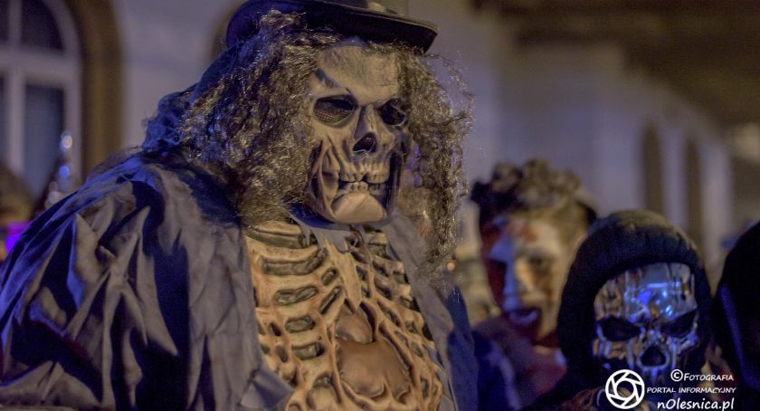 Wydarzenia, Halloween dworcu kolejowym rynku - zdjęcie, fotografia
