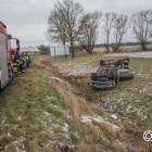 Skoda wylądowała w rowie