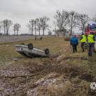 Skoda wylądowała w rowie