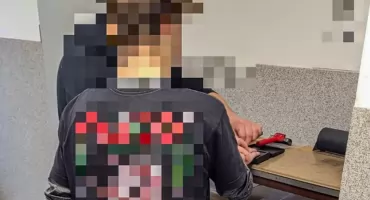 18 - latkowie dotkliwie pobili kolegę. Poszło o dług ofiary wobec jednego z napastników