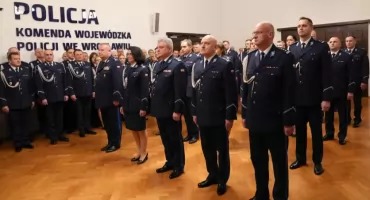 Nowy komendant policji w Oleśnicy. Podinsp. Rafał Adamczyk obejmuje stanowisko po odejściu na emeryturę podinsp. Grzegorza Krawczyka