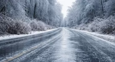 Uwaga na śliskie drogi! IMGW ostrzega przed gołoledzią w powiecie oleśnickim