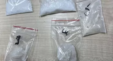 Narkotykowy biznes w powiecie oleśnickim. 39 - latek z klefedronem w kieszeni spędzi trzy miesiące w areszcie