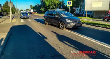 Potrącenie na przejściu dla pieszych. Śmigłowiec LPR lądował na boisku - VIDEO
