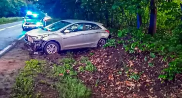 Dachowanie na drodze DK25. Poważny wypadek koło Ostrowiny