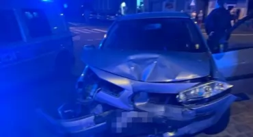 Nocny pościg w Oleśnicy: 20 - letni Ukrainiec zatrzymany po starciu z radiowozem - komunikat Policji