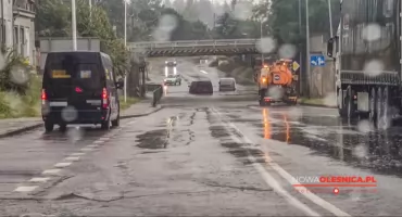 Oleśnica znów pod wodą. Kolejna ulewa i te same problemy – miasto tonie, a obietnice pozostają pustymi słowami - VIDEO