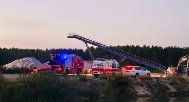 Tragedia w Sątoku. Poszukiwania mężczyzny, który zniknął pod wodą, wciąż bez przełomu