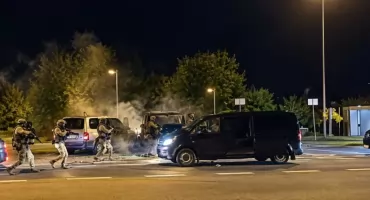 Wrocławscy kontrterroryści zatrzymali koło Sycowa poszukiwanego 39 - latka. Czeka go blisko 10 lat więzienia - VIDEO