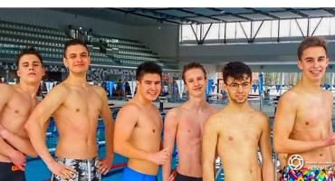 Uczniowie II LO z medalami