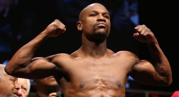 Maywether pokonał Pacmana